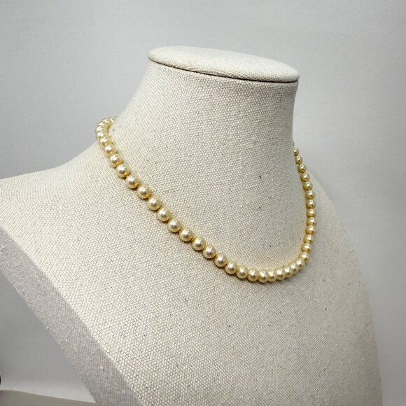 Vintage Faux Pearl Necklace Decorative Rhinestone Clasp Signed Retro Classic - Picture 2 of 11